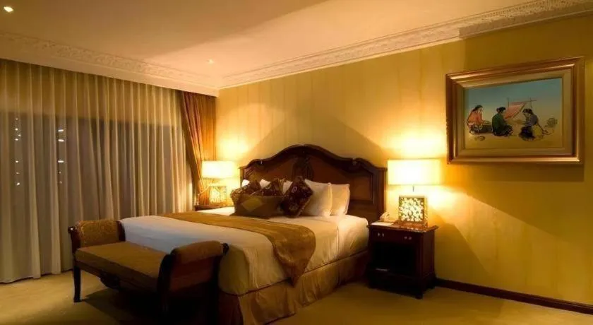 Bed in Danau Toba Hotel International