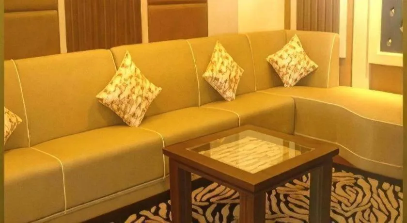 Sri U-Thong Grand Hotel