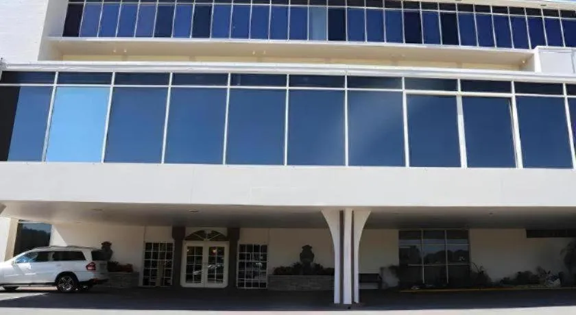 Magnuson Grand Conference Hotel