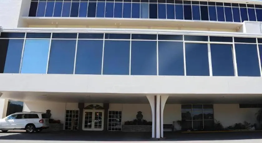 Magnuson Grand Conference Hotel