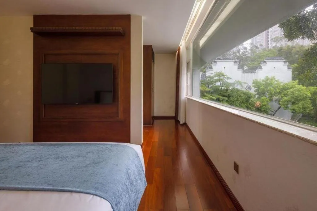 Bed in Nanhai Oil Hotel