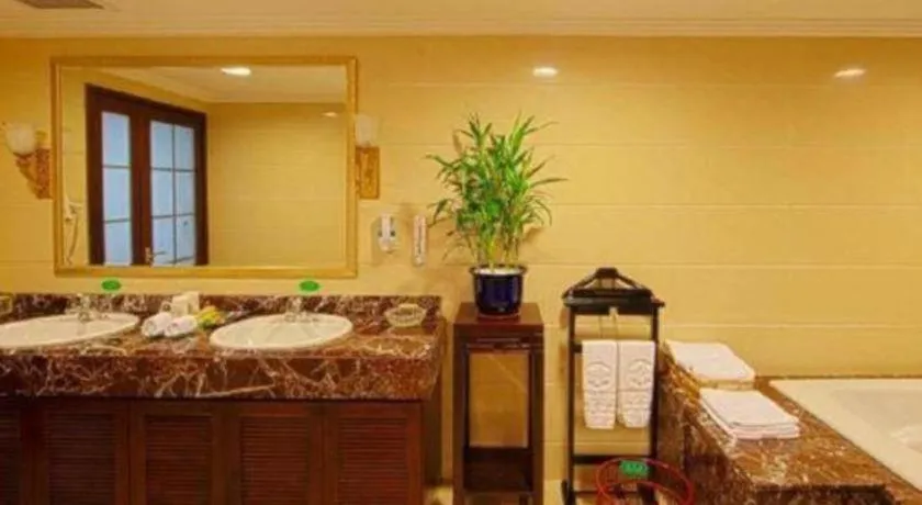 Bed in Nanhai Oil Hotel