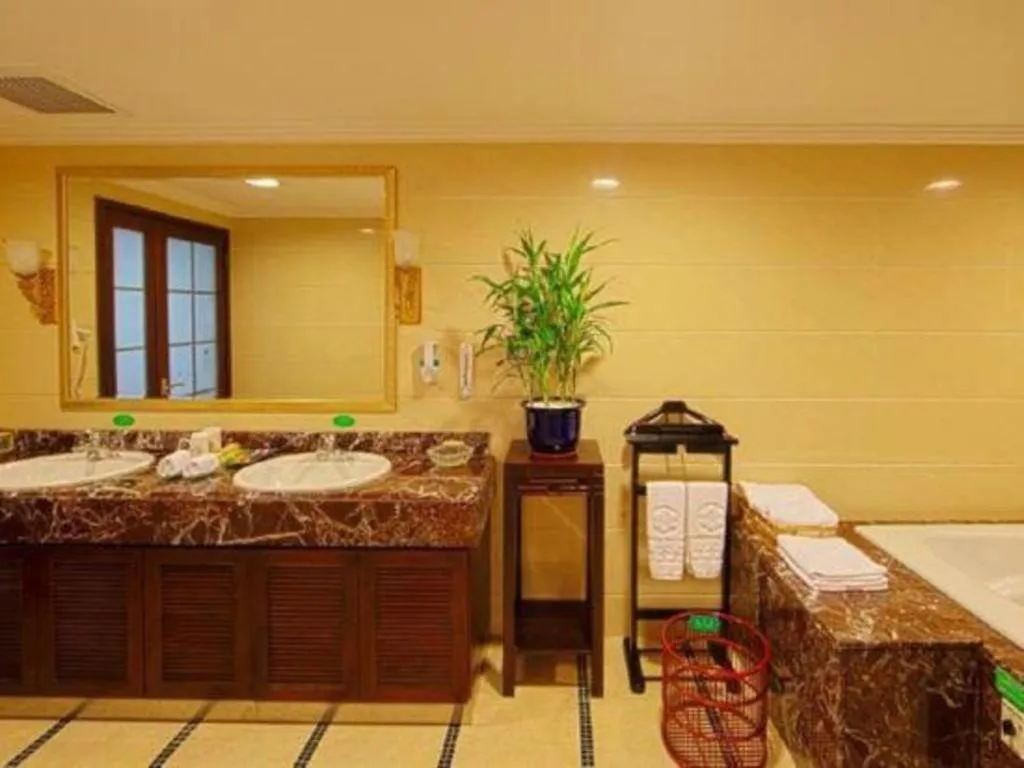 Bed in Nanhai Oil Hotel