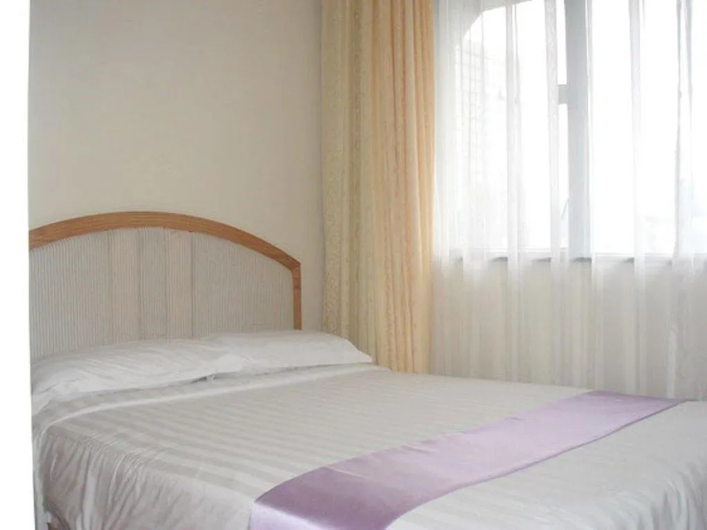 Bed in Nanhai Oil Hotel