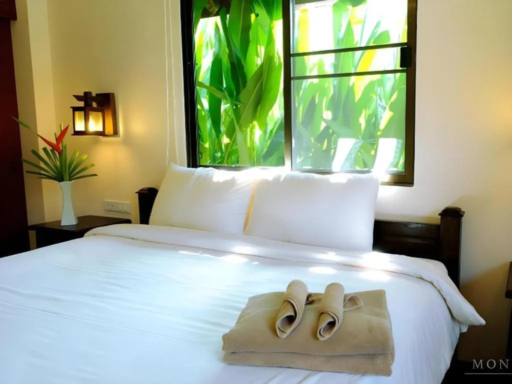 Bed in Monn Phu Phrai