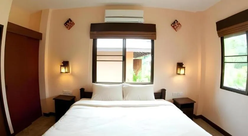 Bed in Monn Phu Phrai