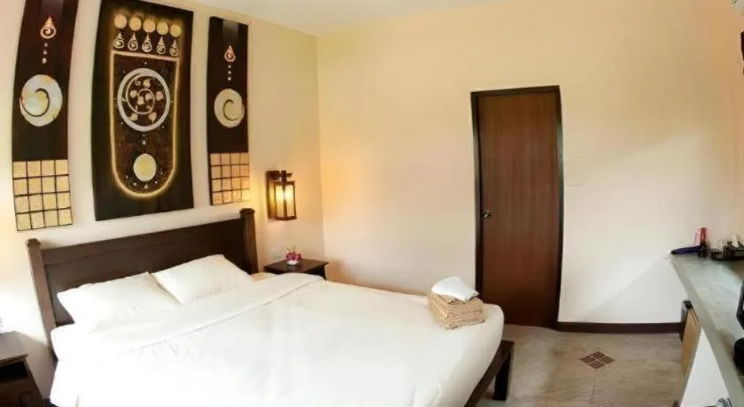 Bed in Monn Phu Phrai