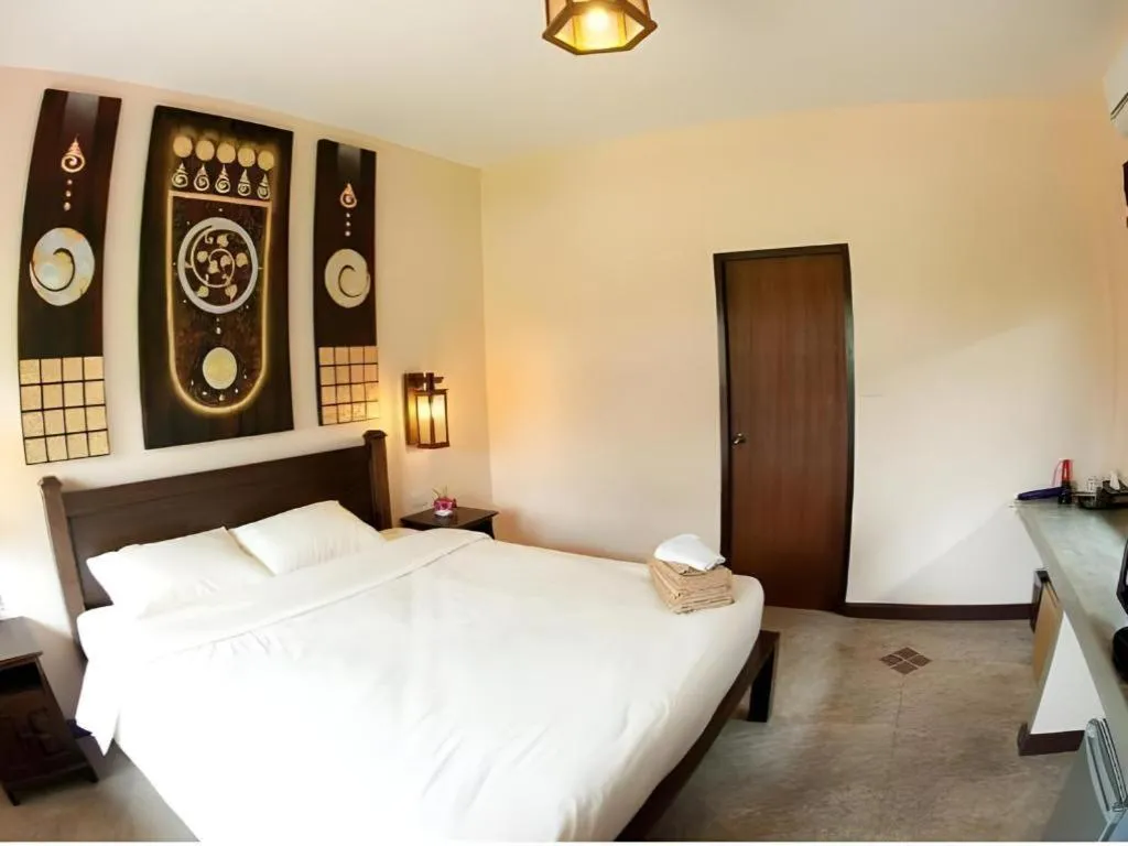 Bed in Monn Phu Phrai