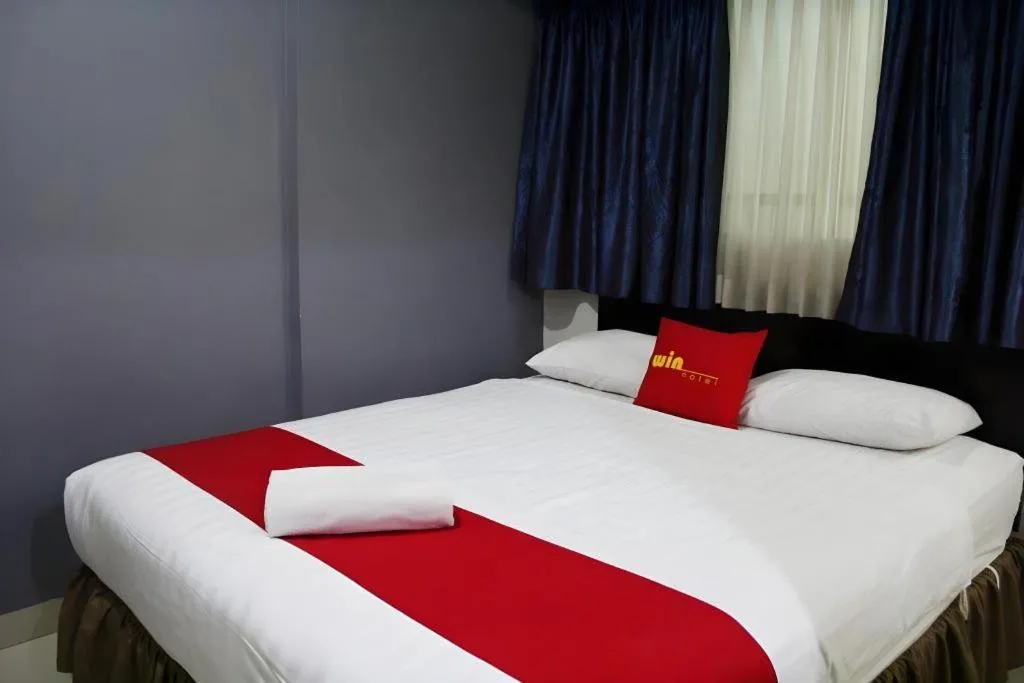 Bed in Win Hotel Blok M
