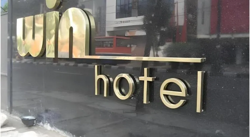 Win Hotel Blok M