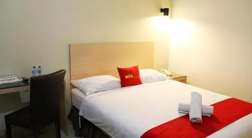 Bed in Win Hotel Blok M