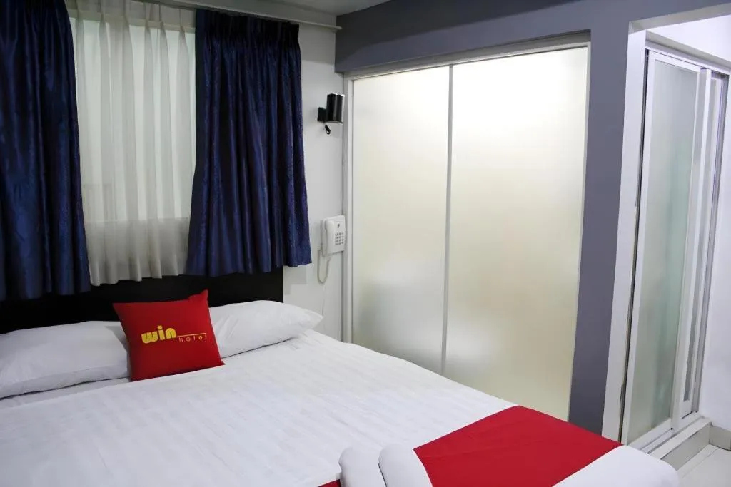 Bed in Win Hotel Blok M