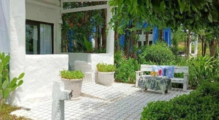 Brassiere Beach Hotel