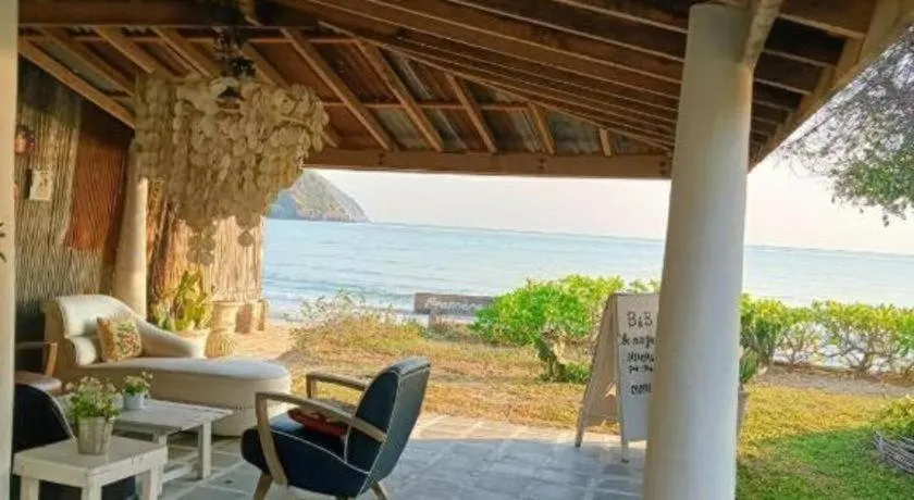 Brassiere Beach Hotel