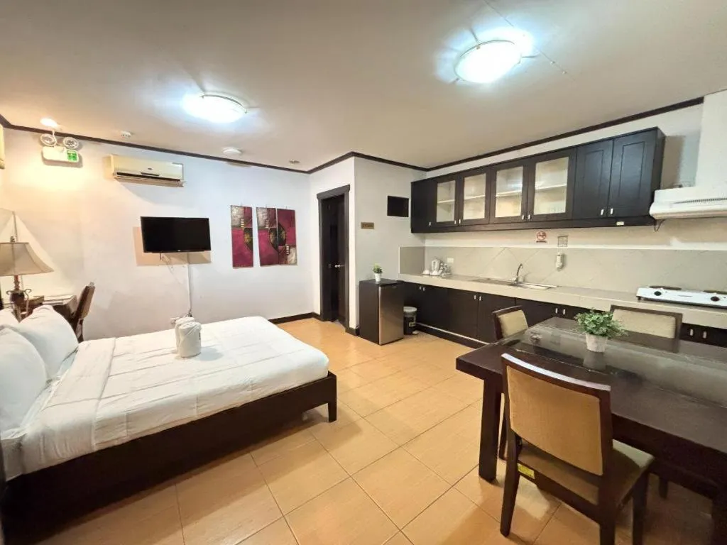 Bed in D' Leonor Hotel