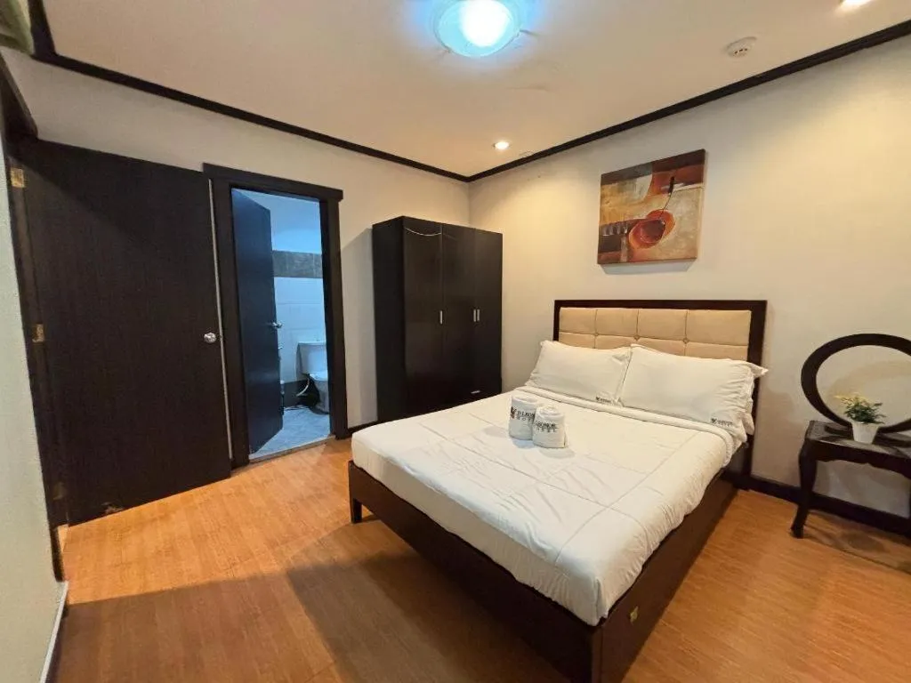 Bed in D' Leonor Hotel