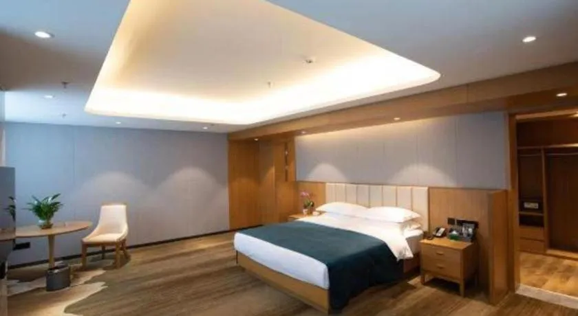 Bed in Kunming Greenlake View Hotel