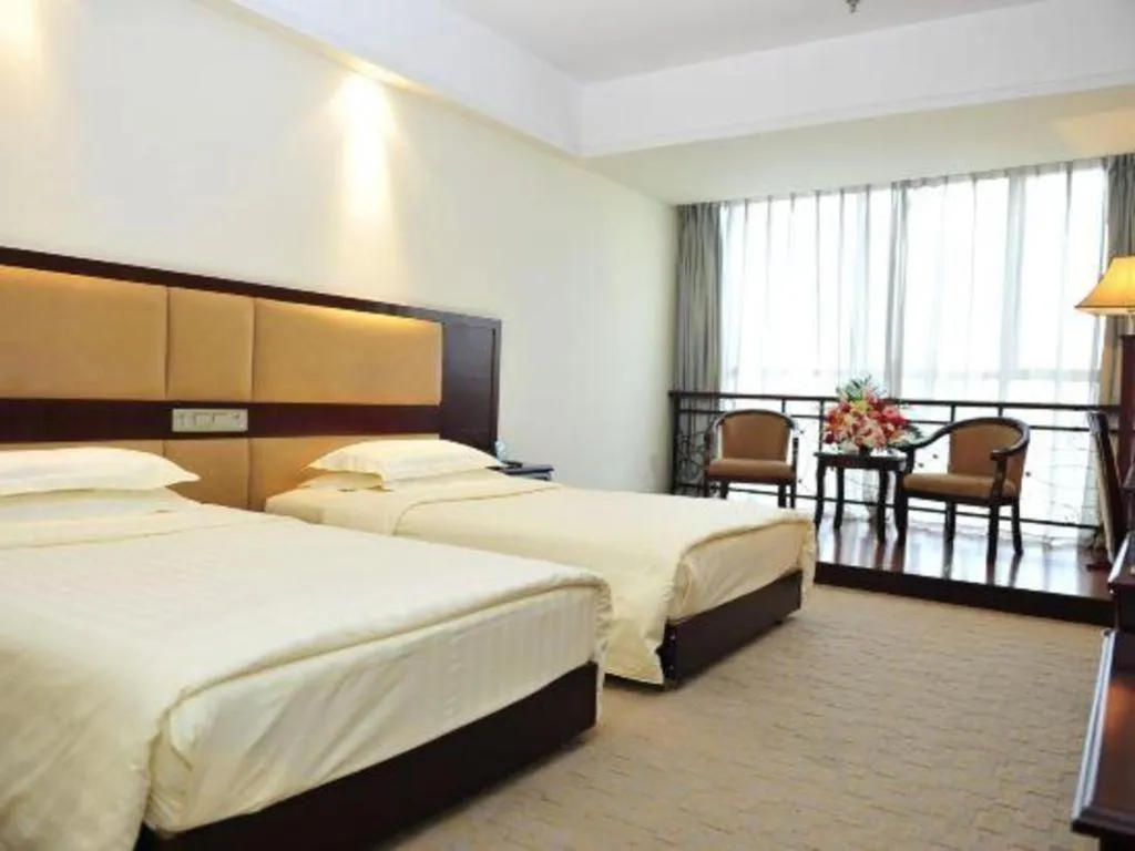 Bed in Kunming Greenlake View Hotel