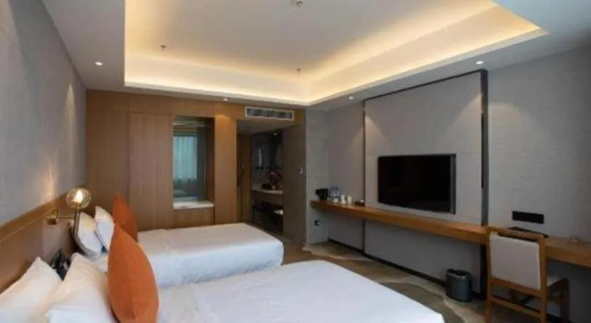 Bed in Kunming Greenlake View Hotel