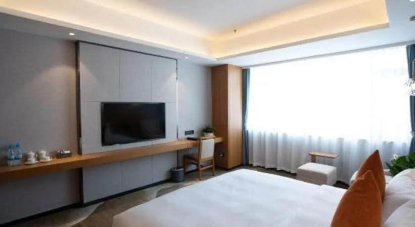 Bed in Kunming Greenlake View Hotel