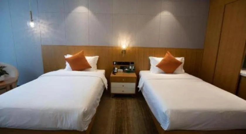 Bed in Kunming Greenlake View Hotel