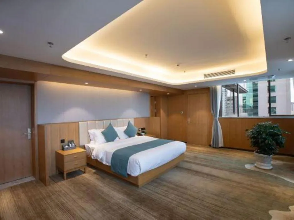 Bed in Kunming Greenlake View Hotel