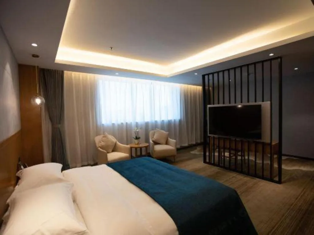 Bed in Kunming Greenlake View Hotel