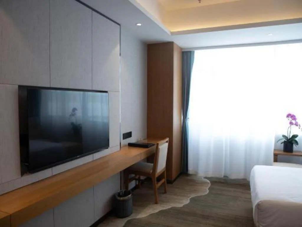 Bed in Kunming Greenlake View Hotel