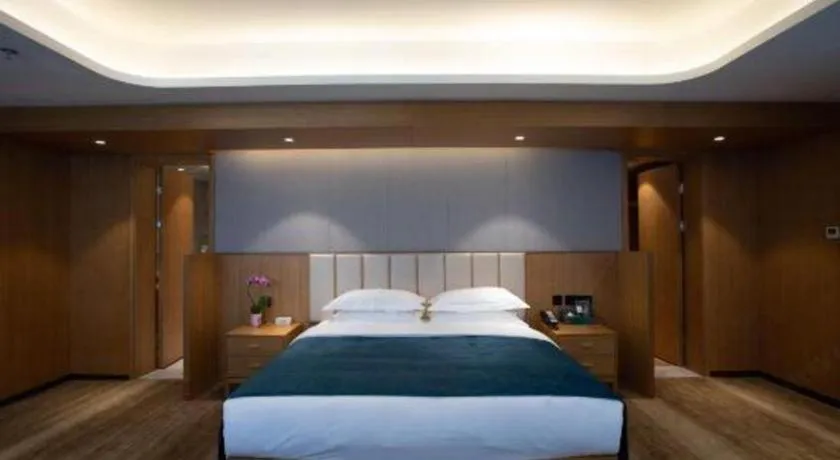 Bed in Kunming Greenlake View Hotel