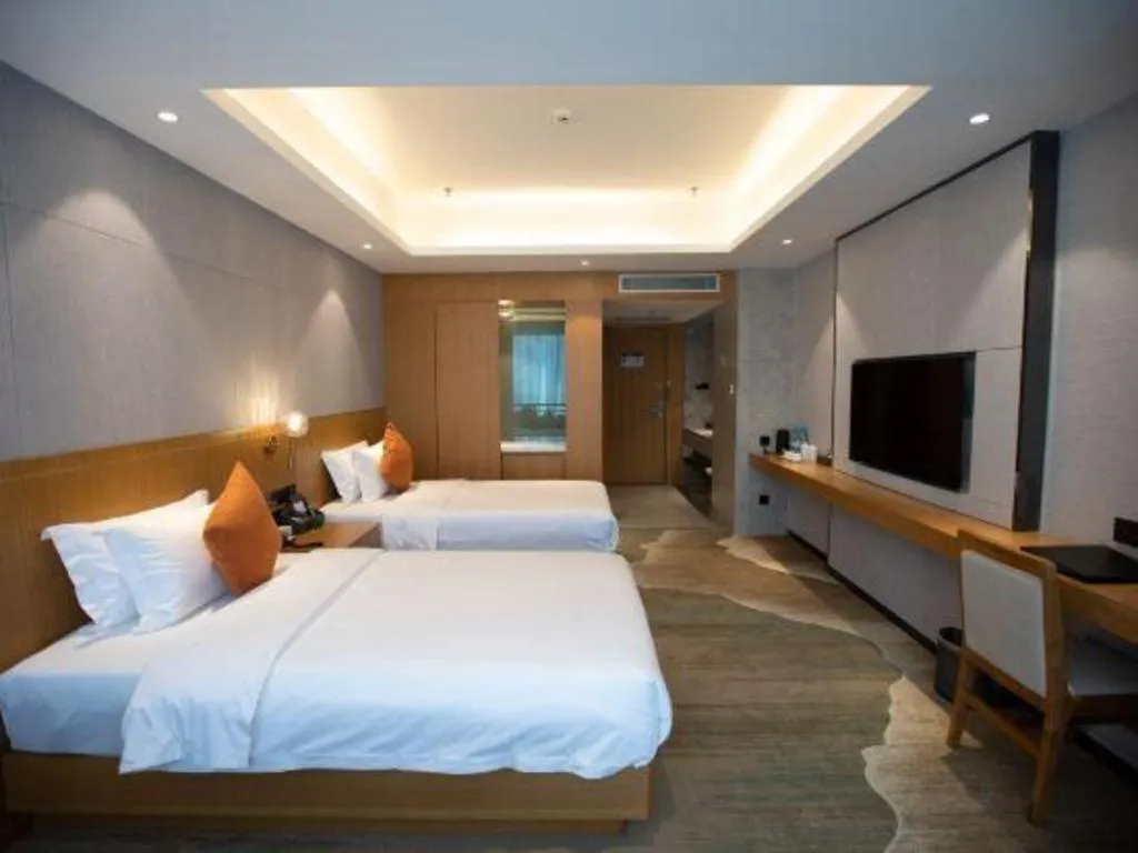 Bed in Kunming Greenlake View Hotel