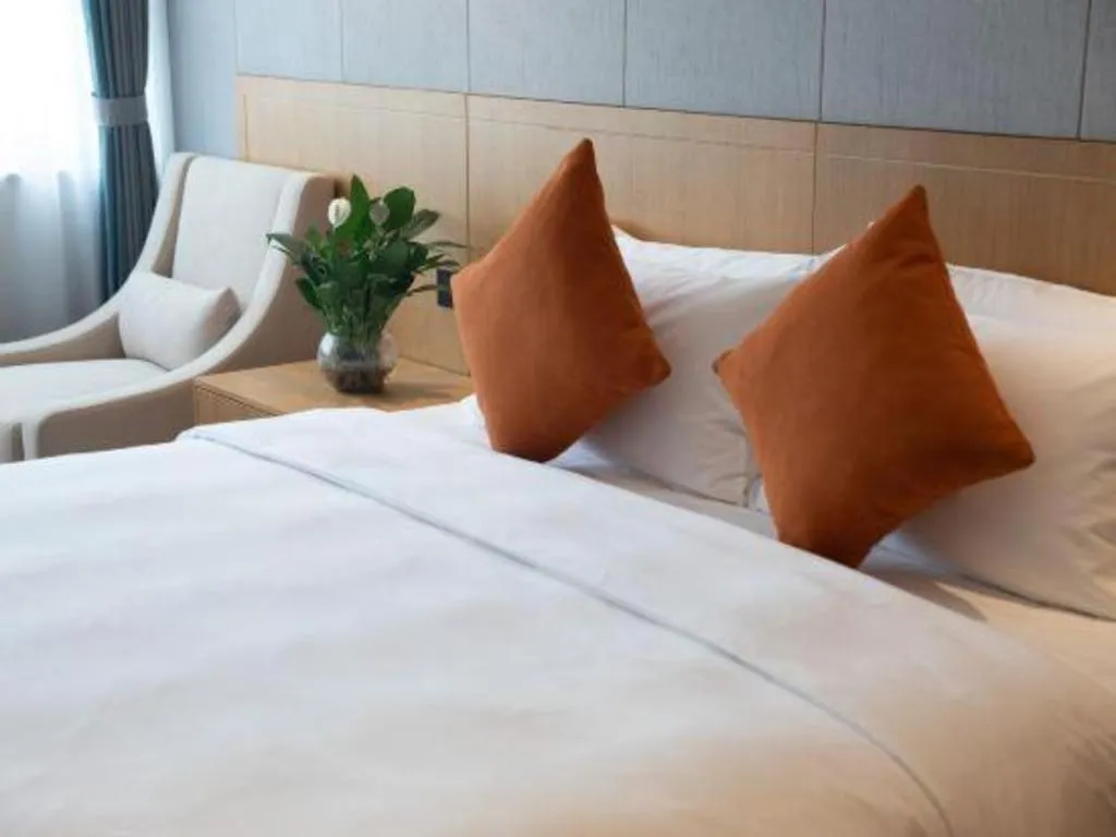 Bed in Kunming Greenlake View Hotel