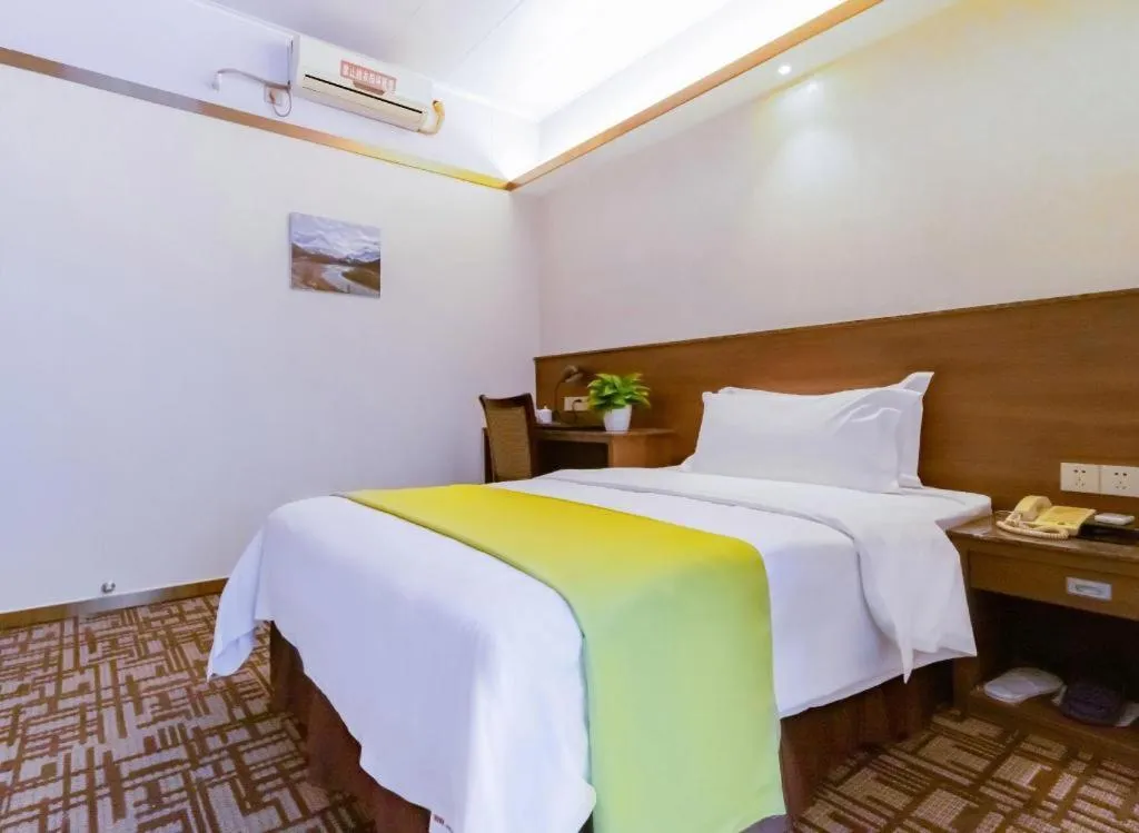 Bed in My Pleasant Hotel