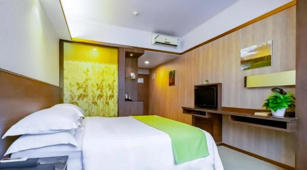 Bed in My Pleasant Hotel