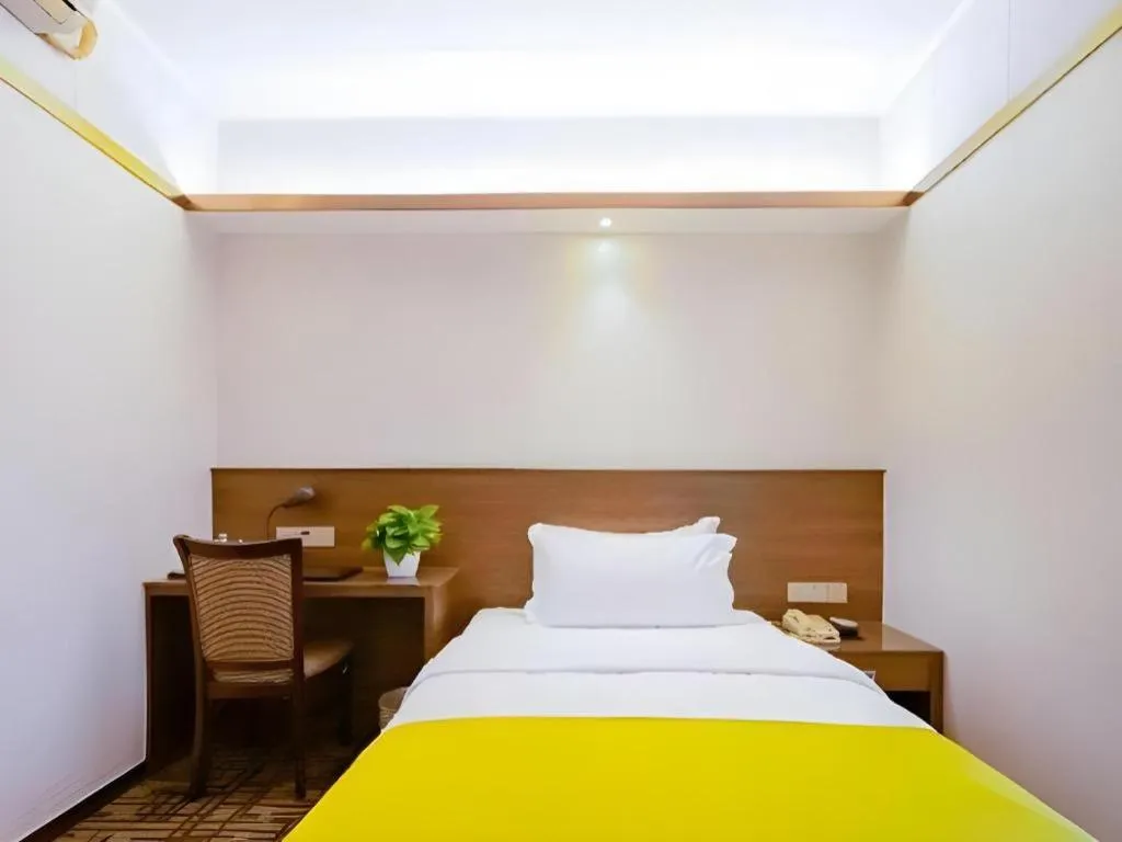 Bed in My Pleasant Hotel