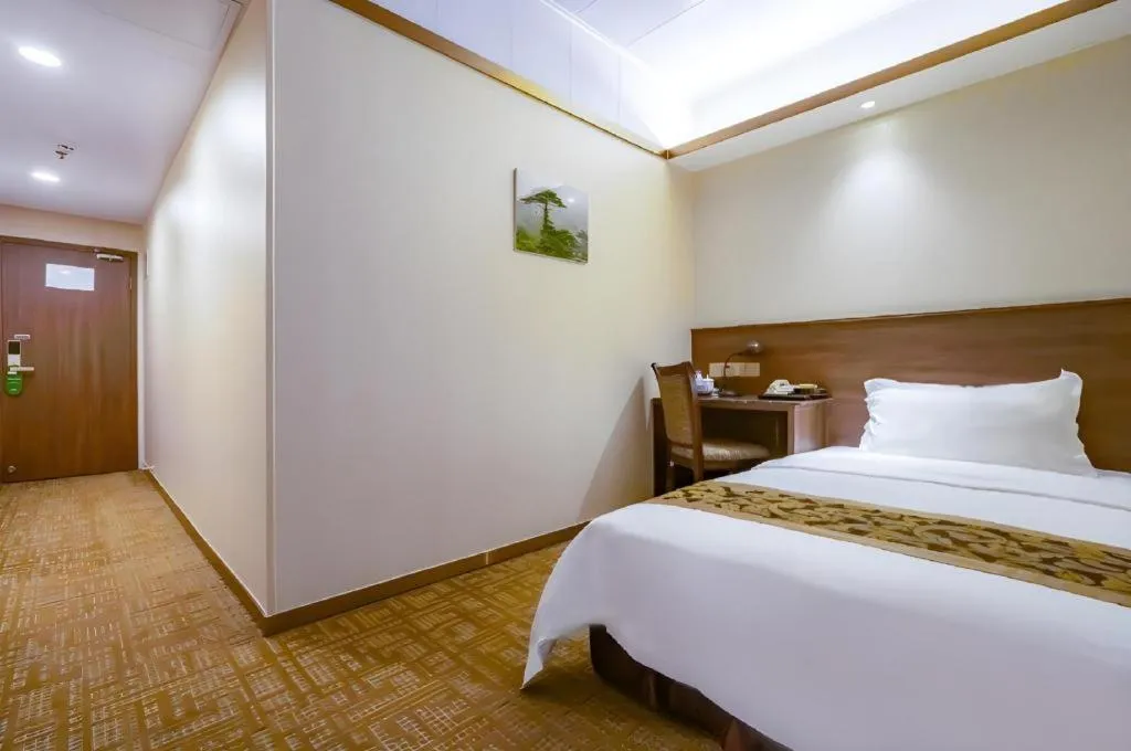 Bed in My Pleasant Hotel