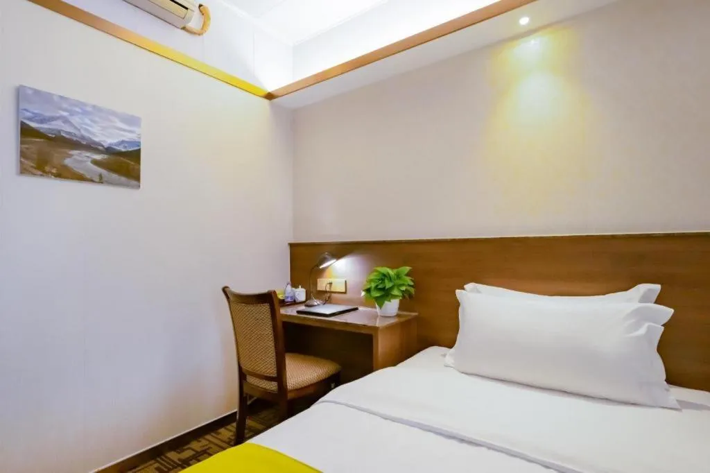 Bed in My Pleasant Hotel