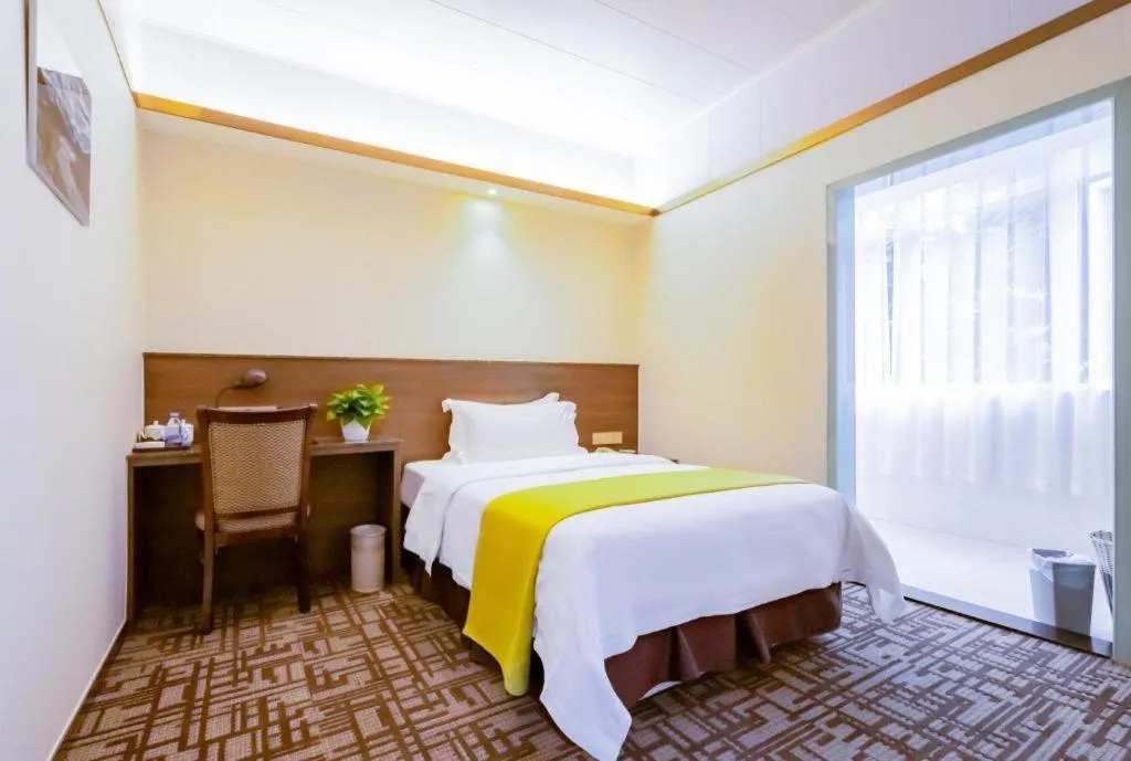 Bed in My Pleasant Hotel