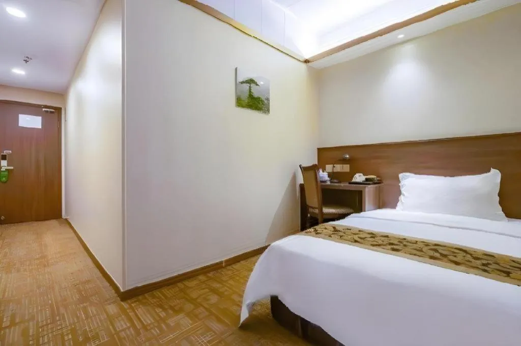 Bed in My Pleasant Hotel