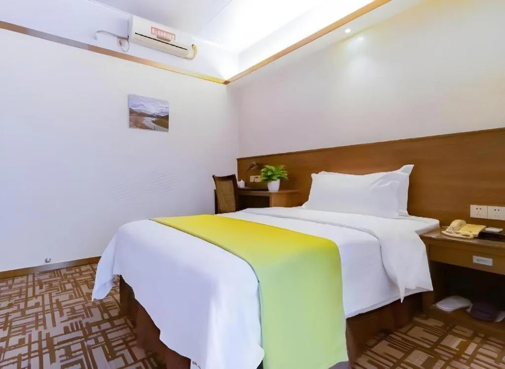 Bed in My Pleasant Hotel