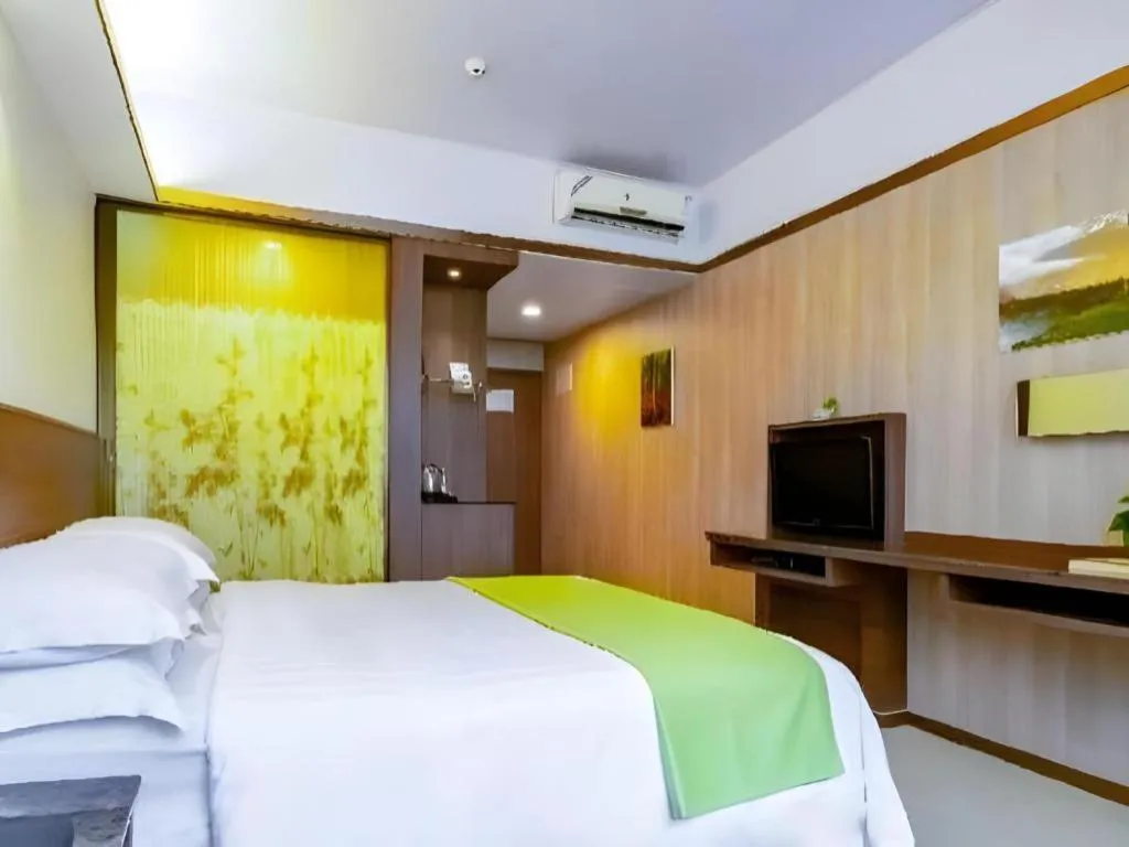 Bed in My Pleasant Hotel