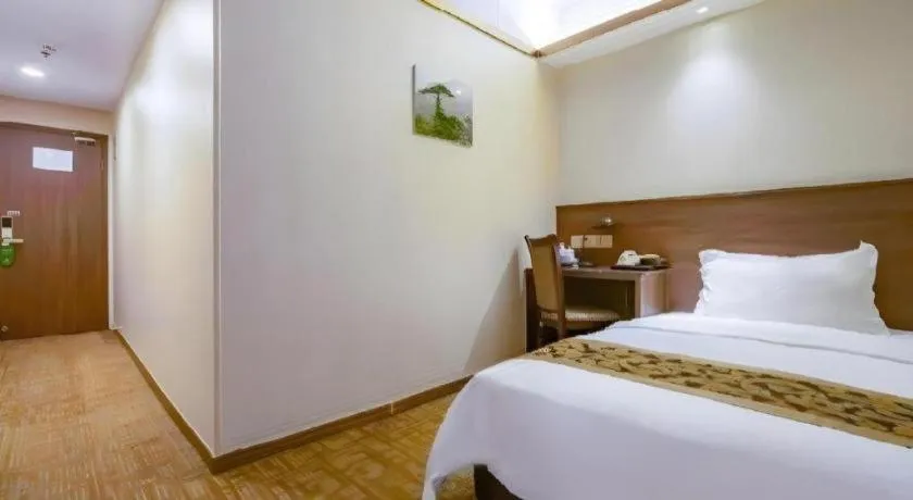 Bed in My Pleasant Hotel