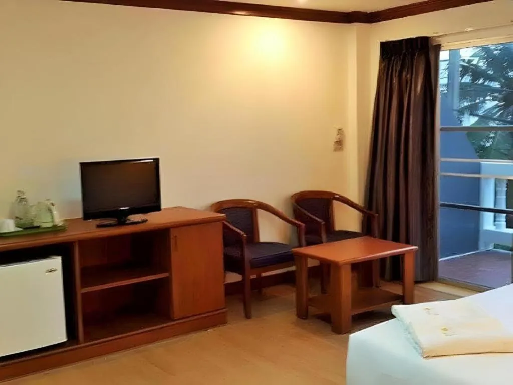 Bed in Sea Falcon on the Water