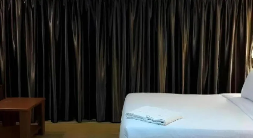 Bed in Sea Falcon on the Water