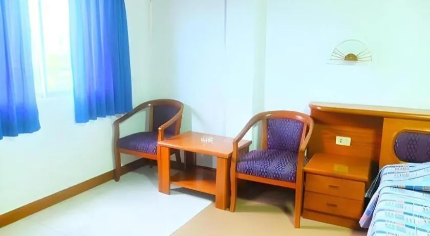 Bed in Sea Falcon on the Water