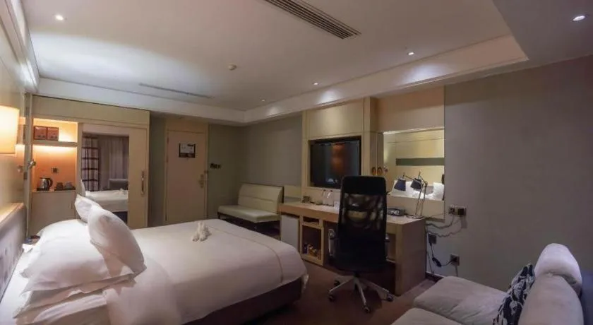 Bed in Urumqi Bayinhe Hotel