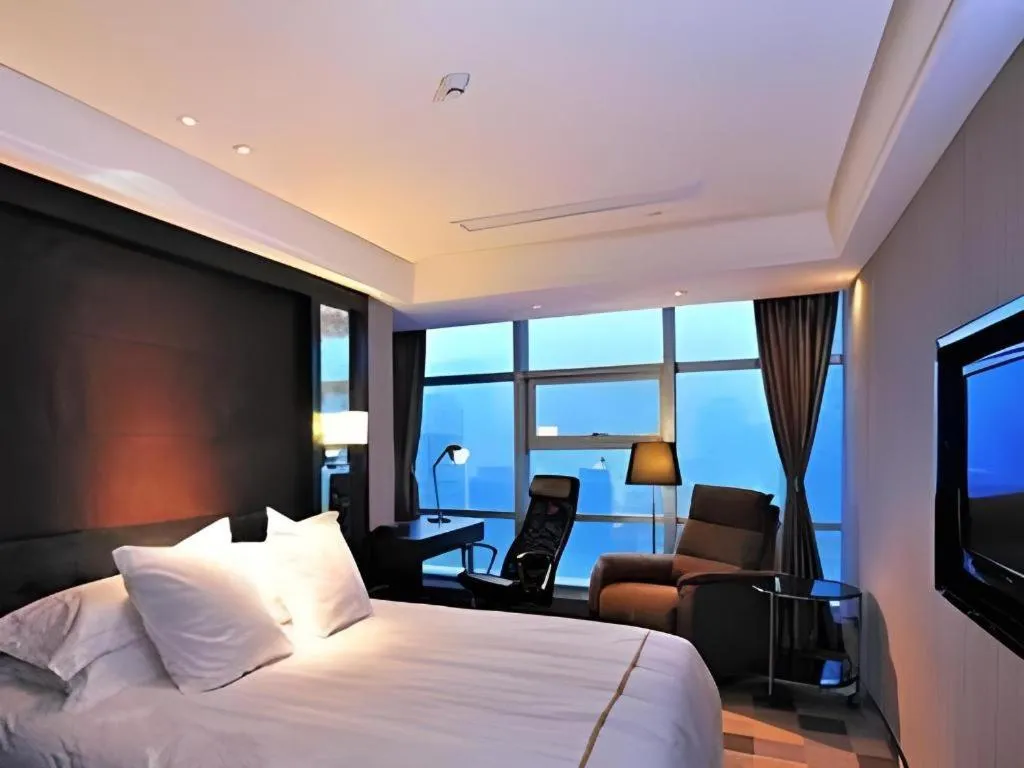 Bed in Urumqi Bayinhe Hotel