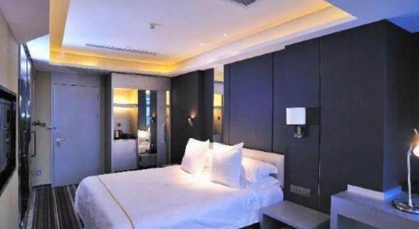 Bed in Urumqi Bayinhe Hotel