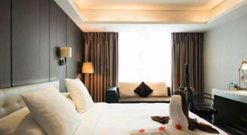 Bed in Urumqi Bayinhe Hotel