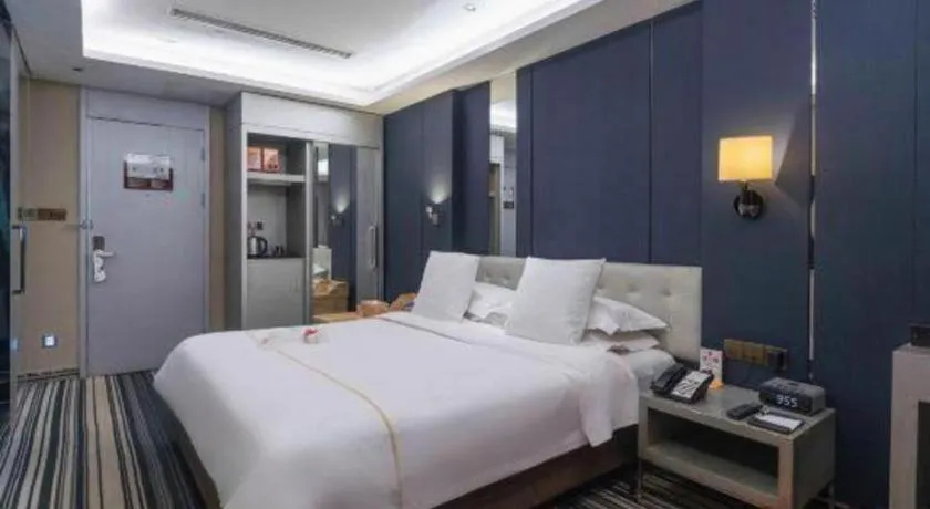 Bed in Urumqi Bayinhe Hotel