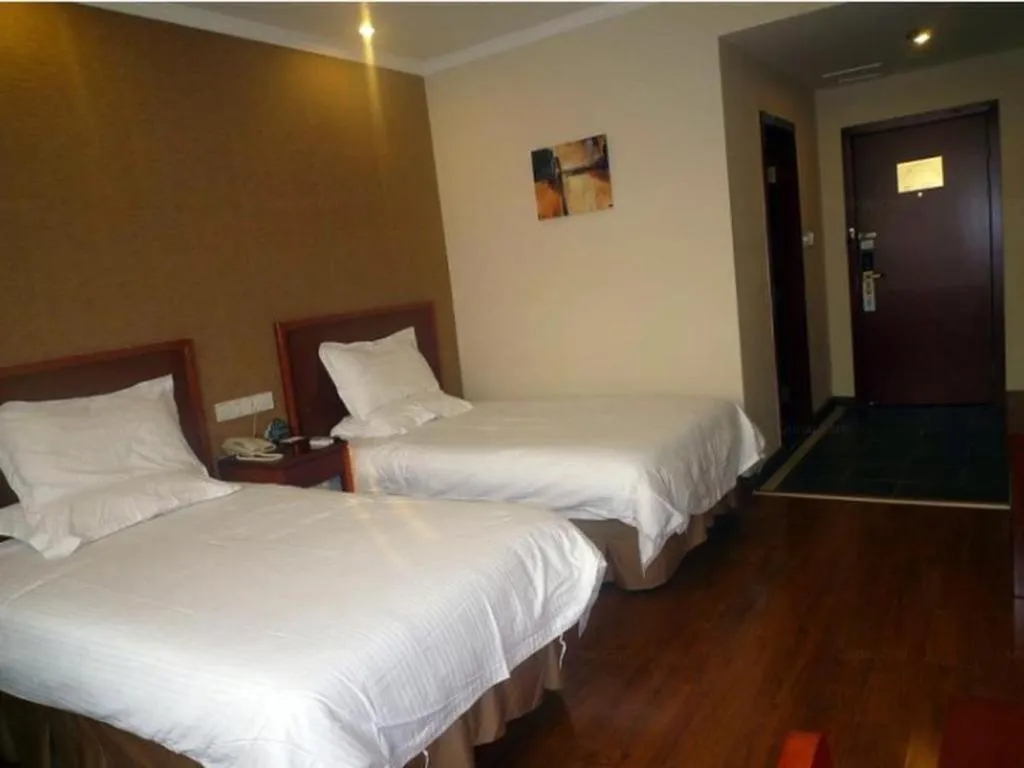 Bed in GreenTree Inn Jiangsu Wuxi Meiyuan Kaiyuan Temple Subway Master Station Express Hotel